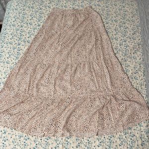 Never worn!! Super cute and trendy long skirt!